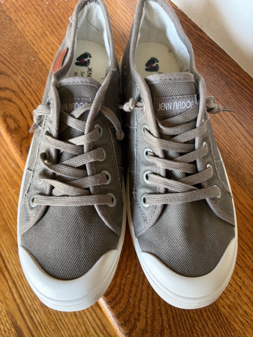 Jenn Ardor Low-Top Canvas Sneakers